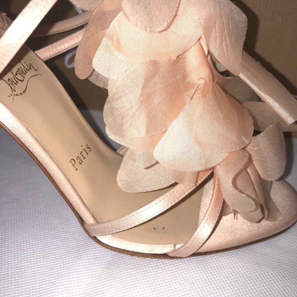 Christian Louboutin Soft Pink Sandal - Picture 10 of 13